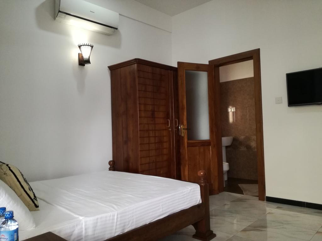 Bianco Terrace Hotel Negombo Exterior photo